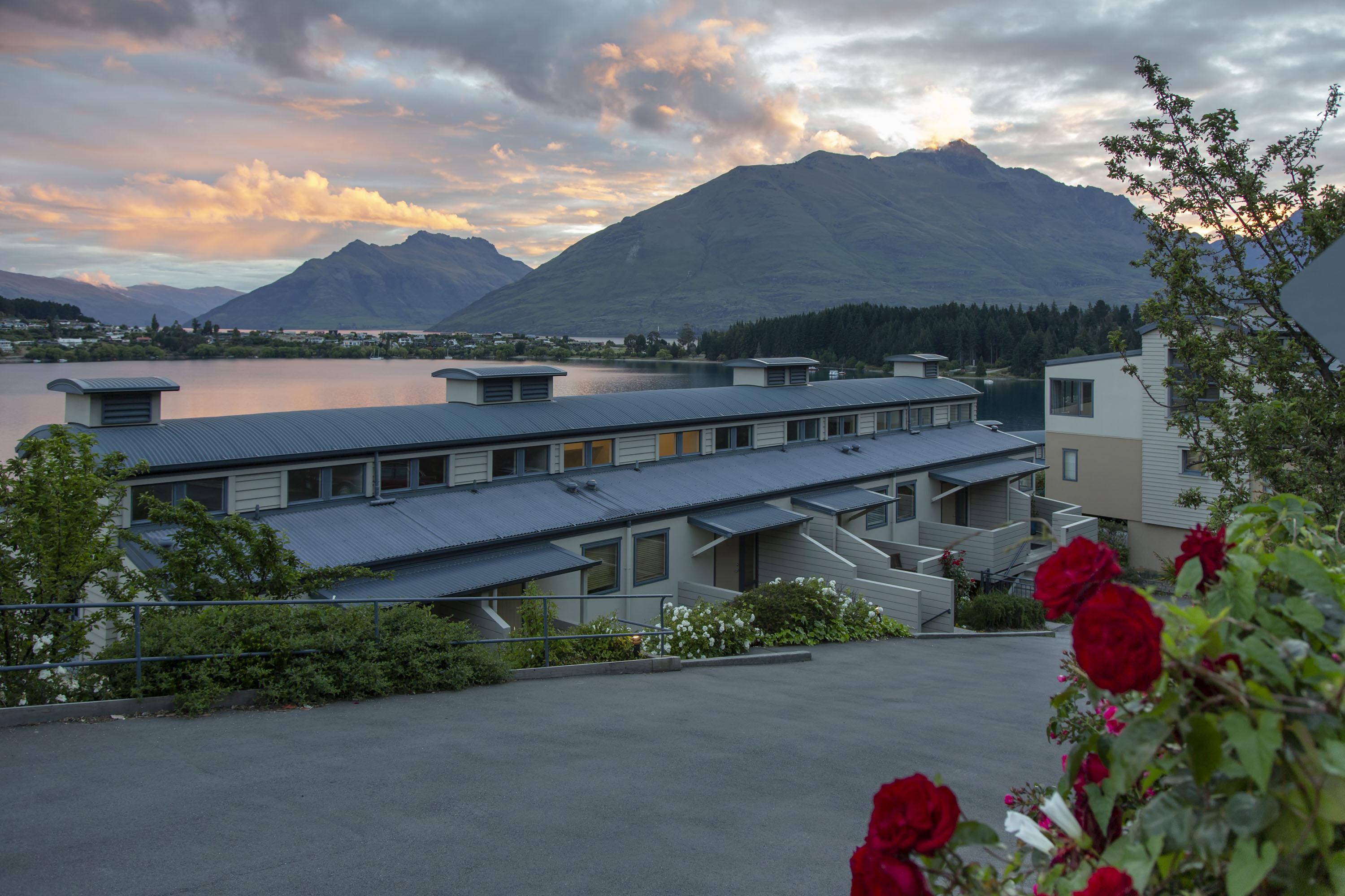 Peppers Beacon Aparthotel Queenstown Exterior photo
