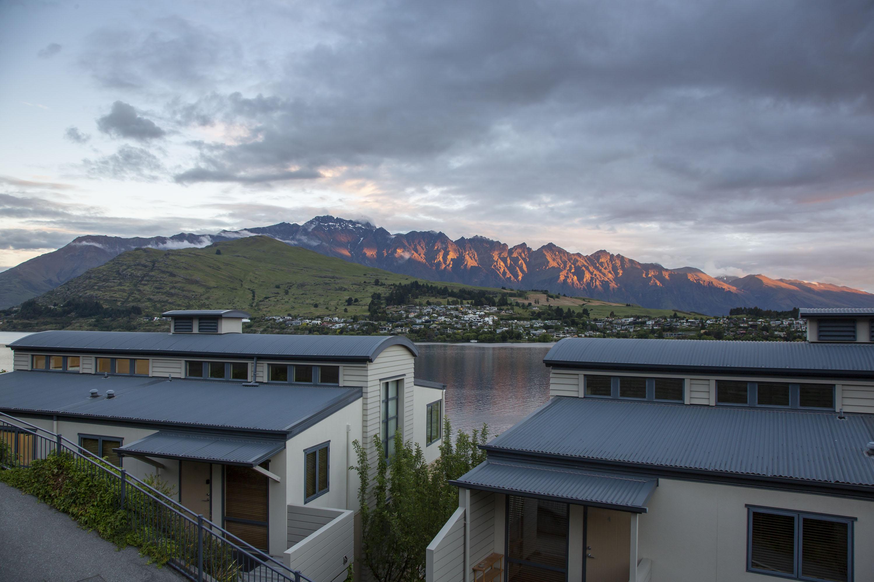 Peppers Beacon Aparthotel Queenstown Exterior photo